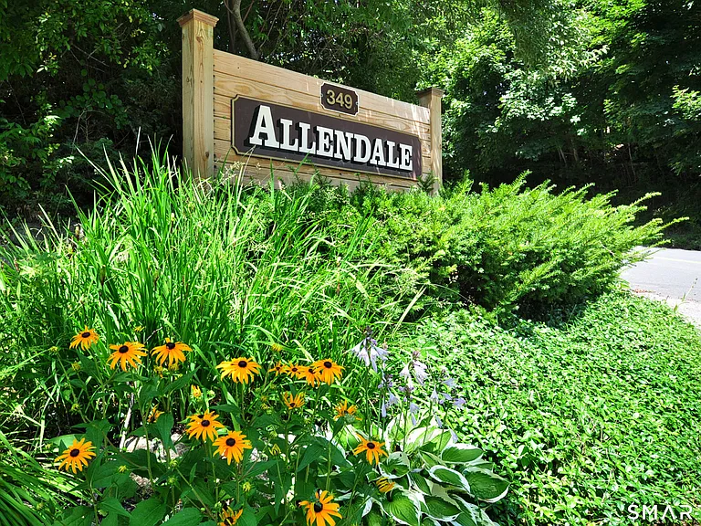 349 Allen Rd #10A — Photo 3