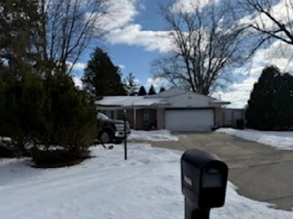 29300 Kensington Ct, Southfield, MI 48076