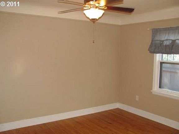 4th image of 12718 NE 18th Ave