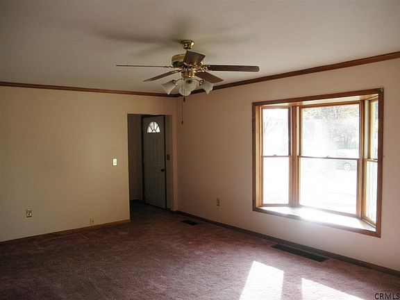 4th image of 307 Emmett St