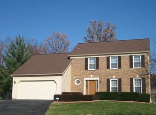 1498 Oak Trail Ct, Herndon, VA 20170