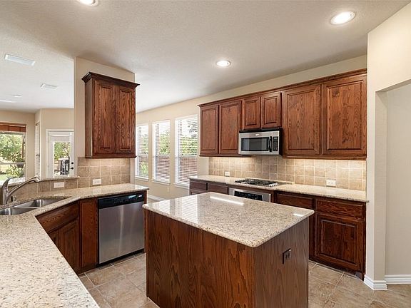 2nd image of 1512 Stanford Ln