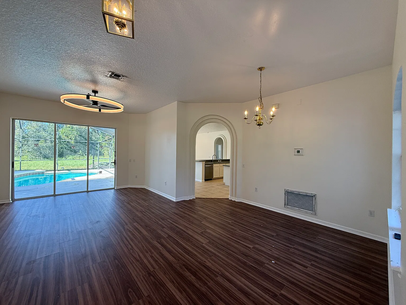 5 bed, 2611 sqft, $2,950 — Photo 3