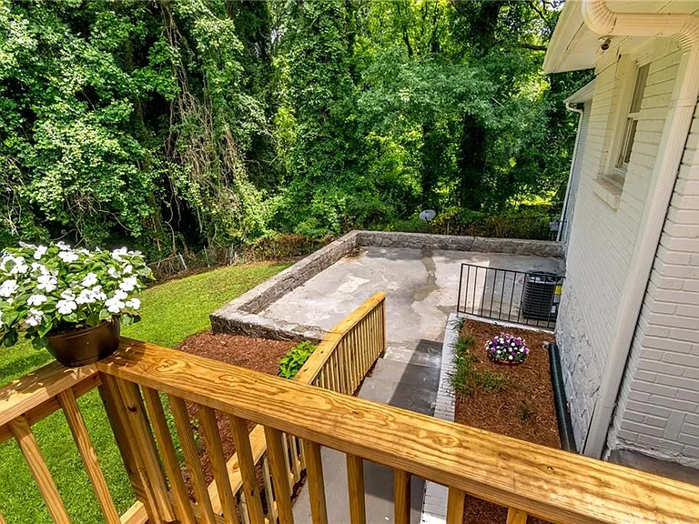 2093 Wildrose Dr — Photo 35