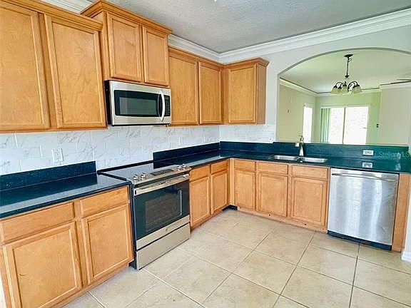 5th image of 2492 Brewerton Ln