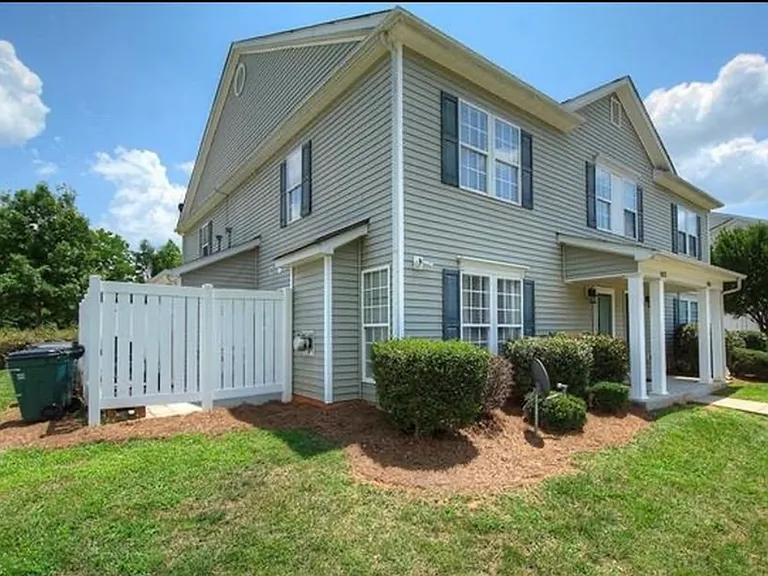 1832 Butterfly Ln #1 — Photo 2