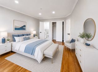 25-01 45th St #3A, Astoria, NY 11103