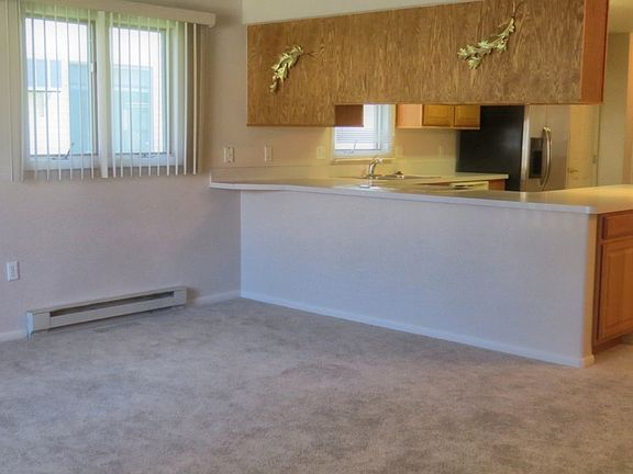 3rd image of 520 Pioneer Ave
