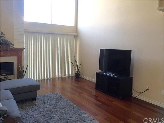 Bright and Airy, High Celing