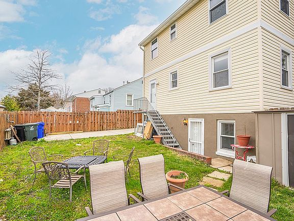 2nd image of 1740 N Culpeper St