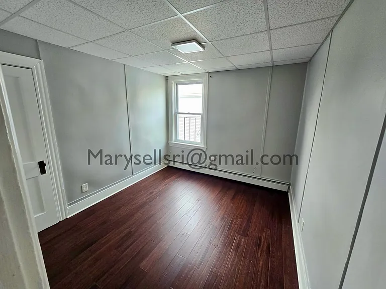 991 Lonsdale Ave #2F — Photo 2