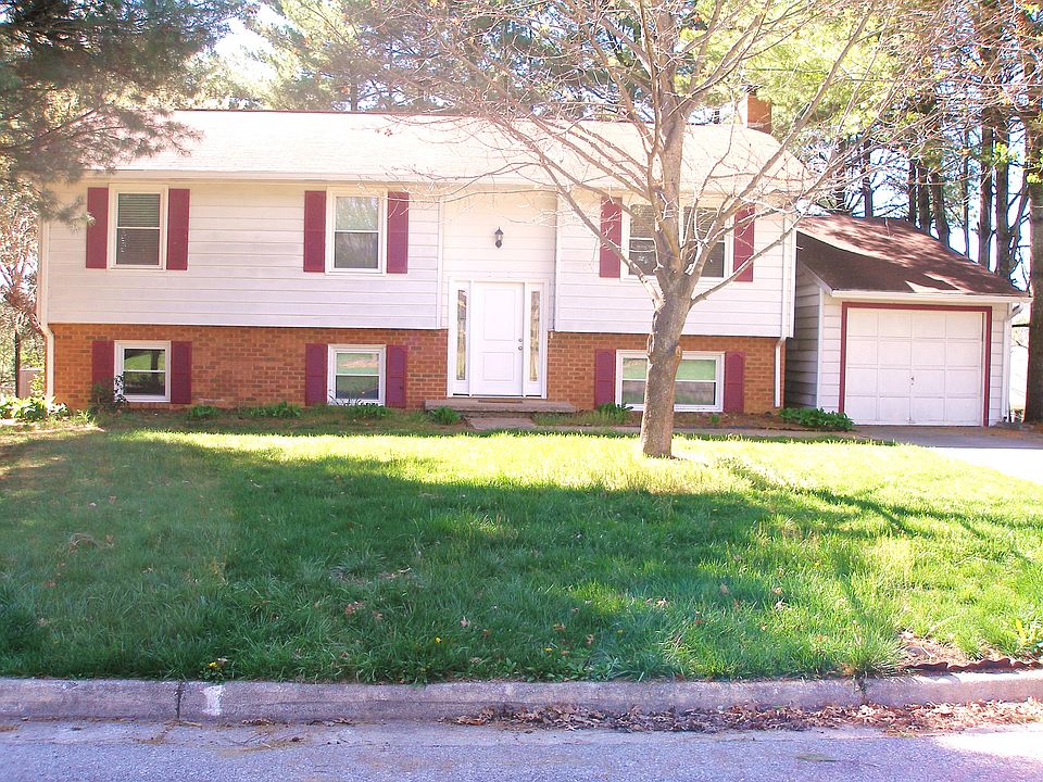 1st image of 1107 Lora Ln
