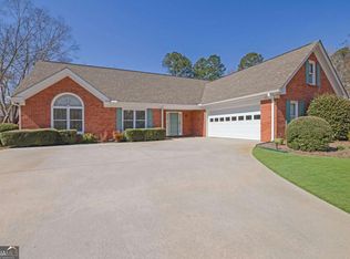 223 Ivy Creek Dr, Loganville, GA 30052