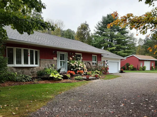 1017 Clement Lake Rd, Highlands East, ON K0L 3C0