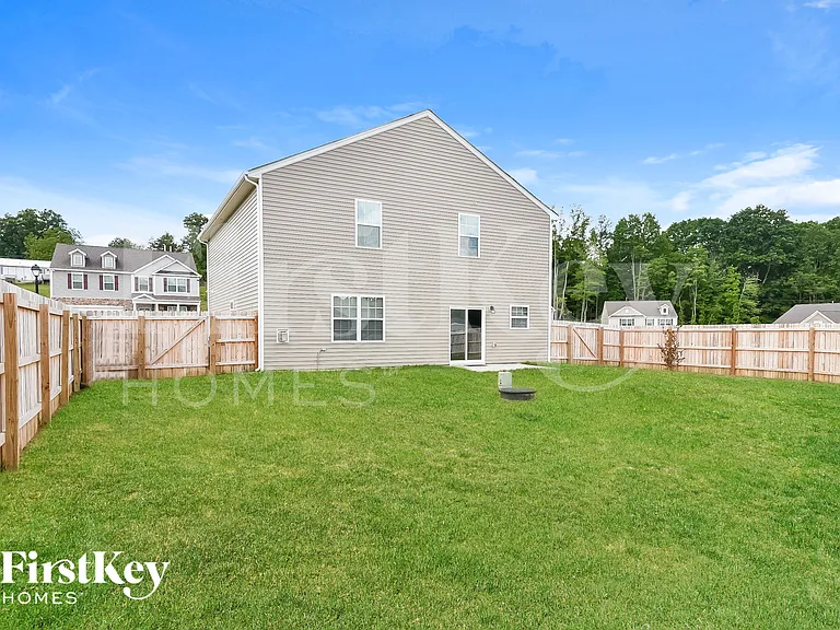 342 Royce Dr — Photo 15