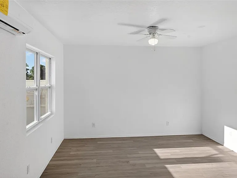 536 Royal Palm Dr — Photo 11
