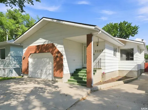 2227 Herman AVENUE, Saskatoon, SK S7M 0N4