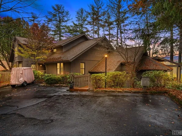 56 Racquet Club Villas Drive #D, Sapphire, NC 28774