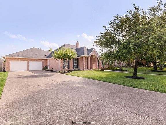 2nd image of 1111 Mission Hills Dr