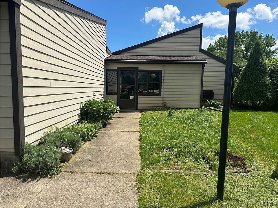 1st image of 759 Village Blvd S