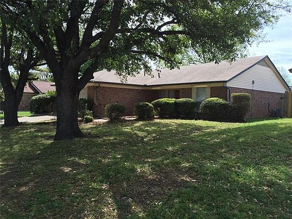 2nd image of 3417 Meadowmoor St