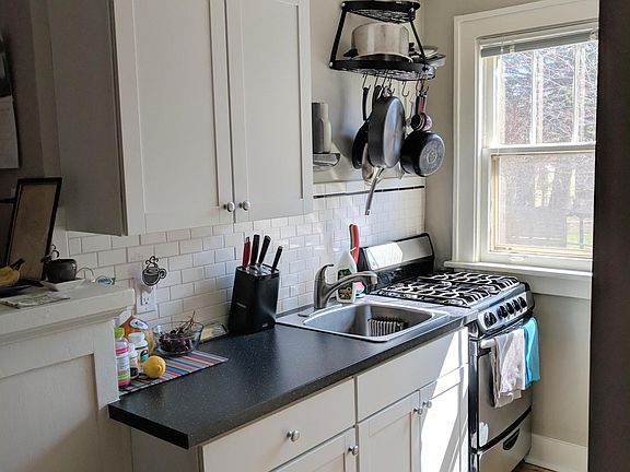 2nd image of 1702 Laurel Ave APT 10