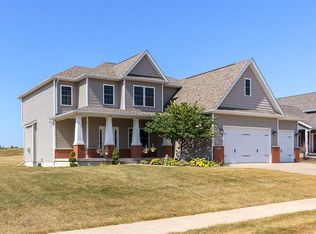 6104 Fillmore St, Davenport, IA 52806