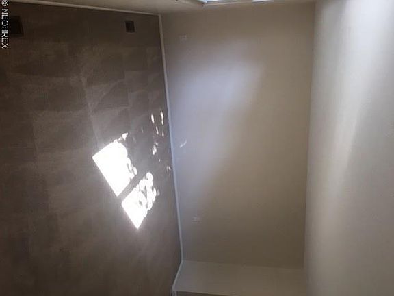 2nd image of 10037 Ridgewood Dr