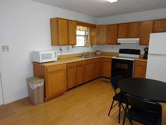 4th image of 1530 Williamsburg Cir SE