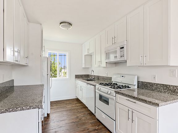 2nd image of 1212 W 107th St #5