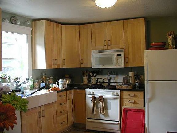 3rd image of 1653 Sherburne Ave