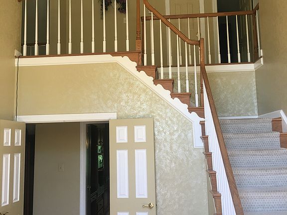 2 Story main entrance foyer