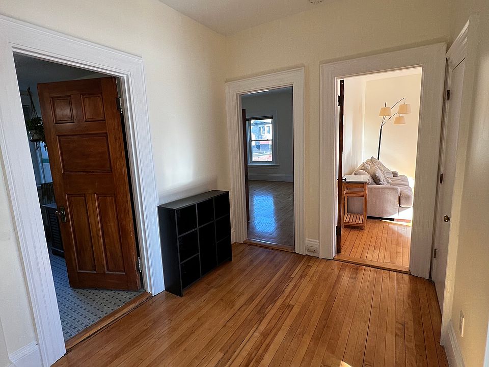 2nd image of 463 Park Dr #22
