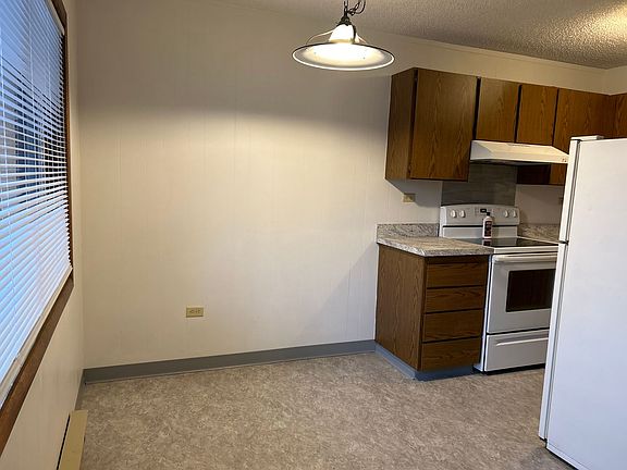 5th image of 728 8th St W #6261