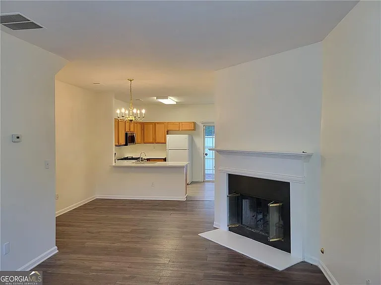 1497 Cove Creek Cir — Photo 4