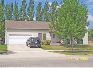 468 Burdick Ct, Grand Forks, ND 58203