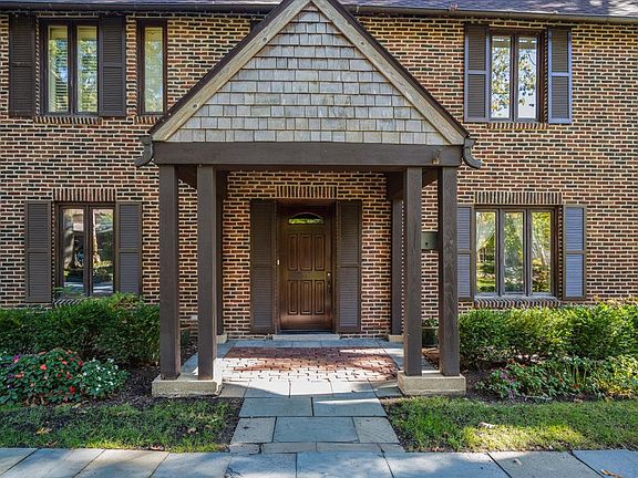 2nd image of 437 Woodlawn Ave