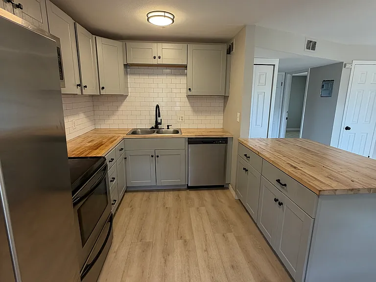 3335 Benton St #8 — Photo 14