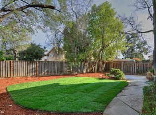 1070 Robbia Dr, Sunnyvale, CA 94087