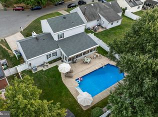 30 Birchwood Pl, Logan Township, NJ 08085