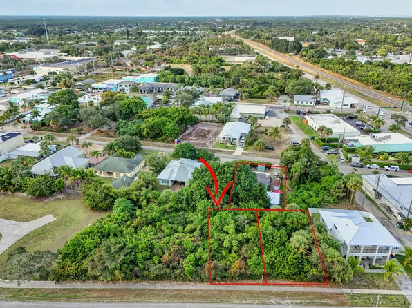 9156 SE Mars Street, Hobe Sound, FL 33455