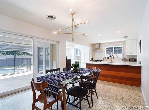 4th image of 6781 Orchid Dr