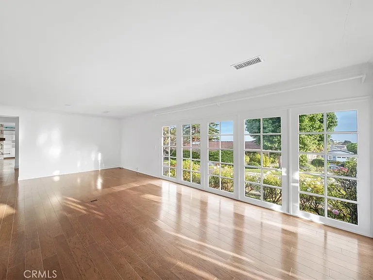 905 Emerald Bay — Photo 13