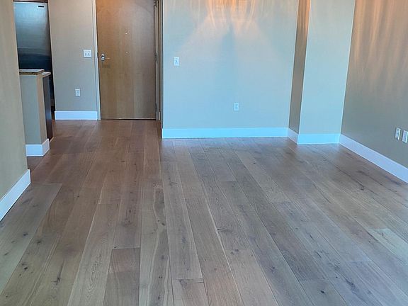 4th image of 425 1st St Unit 1908