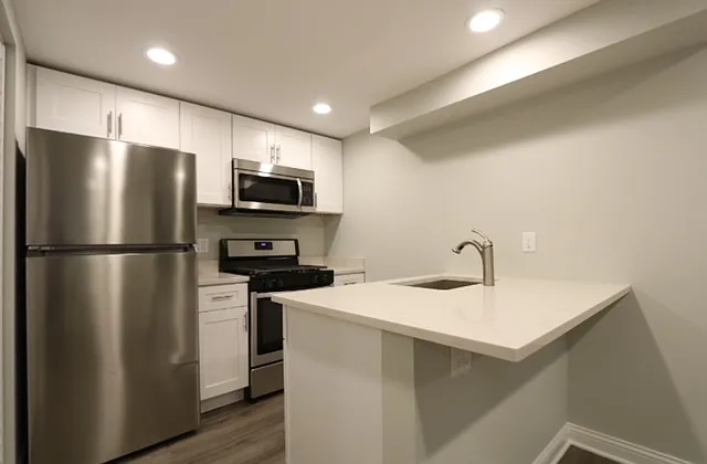 2646 W Cermak Rd — Photo 10