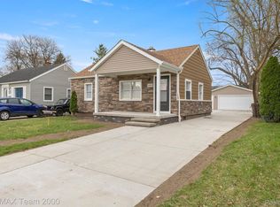 24691 Dartmouth St, Dearborn Heights, MI 48125