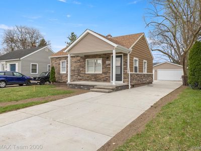 24691 Dartmouth St, Dearborn Heights, MI, 48125