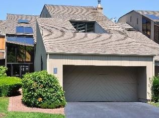 4 Sir Kenneth Ct, Northport, NY 11768
