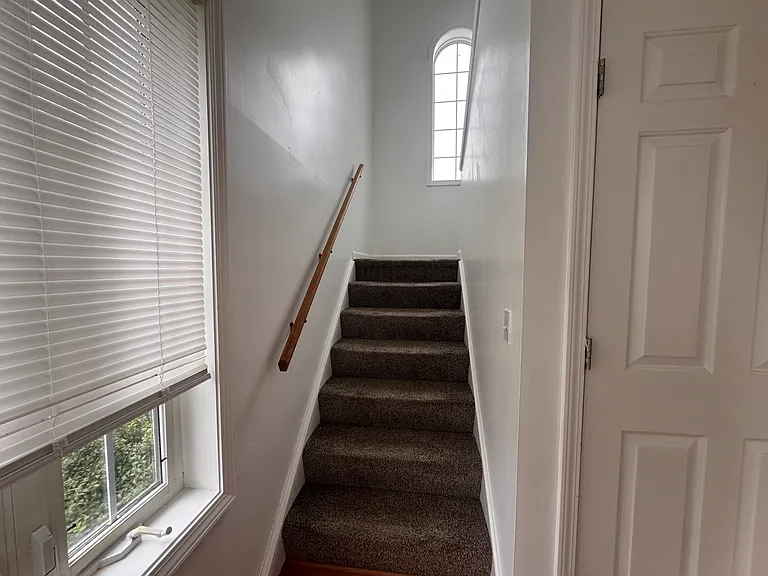 111 Schilling Ln — Photo 3
