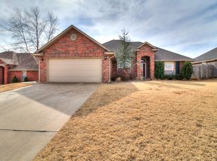 10822 Blue Sky Dr, Midwest City, OK 73130